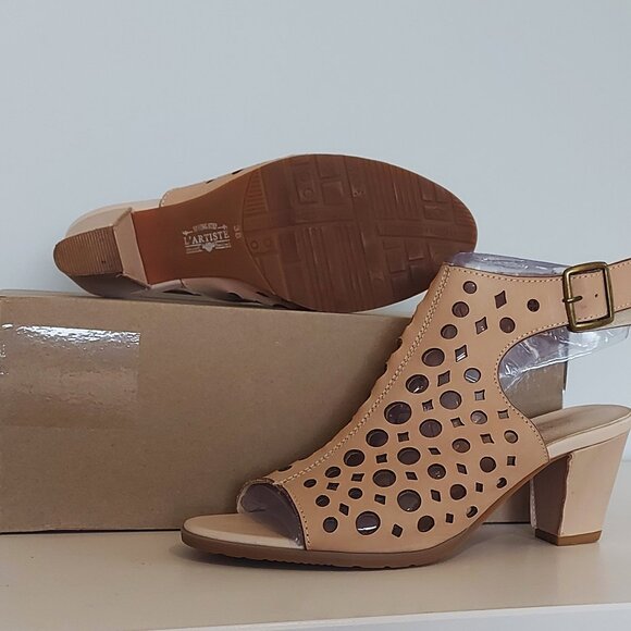 L'Artiste Spring Step Leather Dova Sandals - Size 38 (US 7.5) - Picture 4 of 9